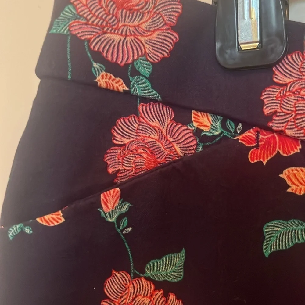 # Flower print ankle pants – Chicos size 4 (XXL)